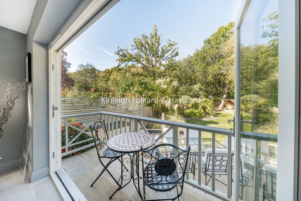 Property photo 3 of 32 Picture No. 80