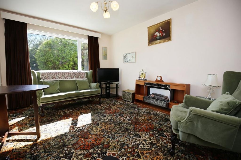 Property photo 2 of 9 Lounge