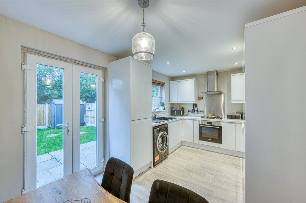 Property photo 2 of 19 Picture No. 13