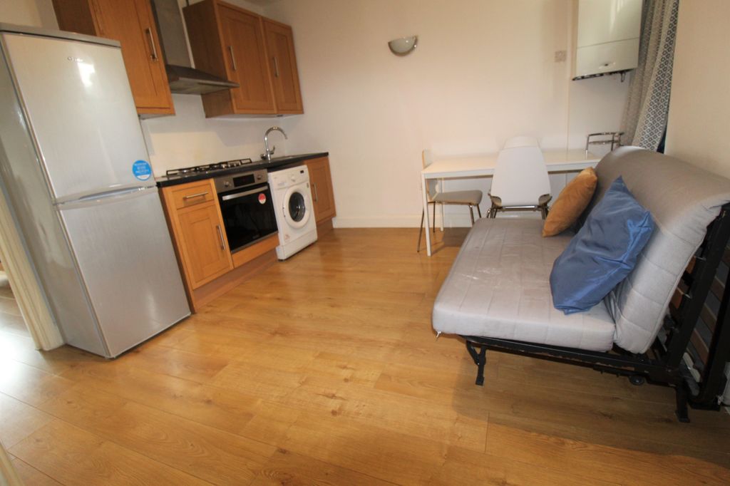 Property photo 3 of 6