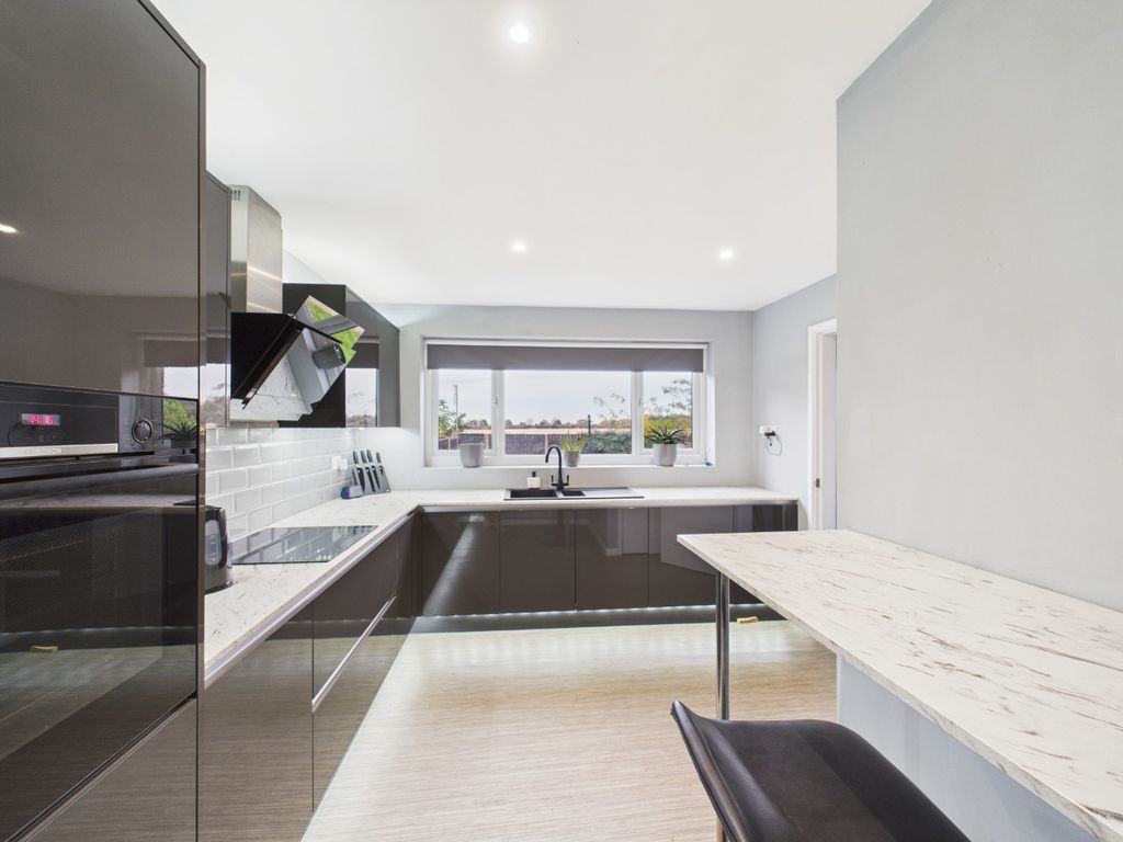 Property photo 3 of 12 4506637