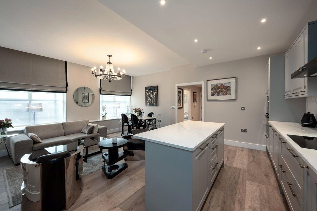 Property photo 3 of 16 Picture No. 06