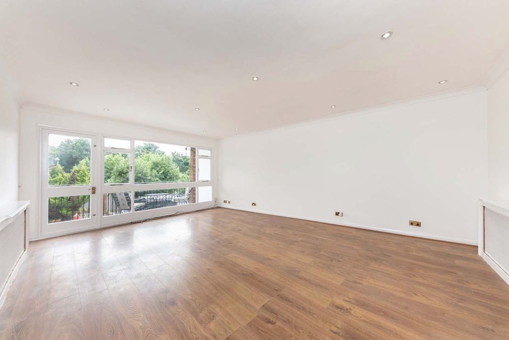 Property photo 2 of 23