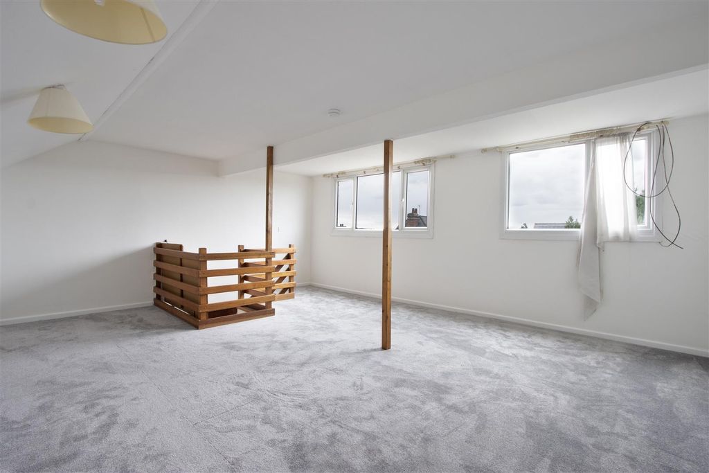 Property photo 3 of 13 Attic Room