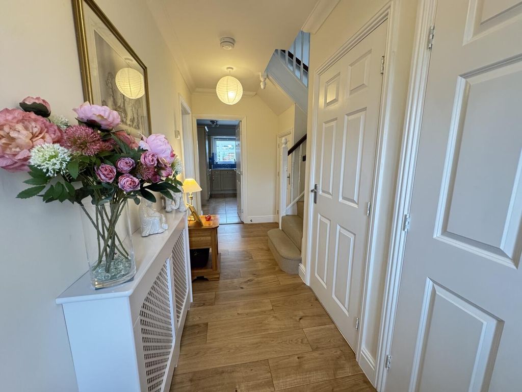 Property photo 3 of 16 Hallway