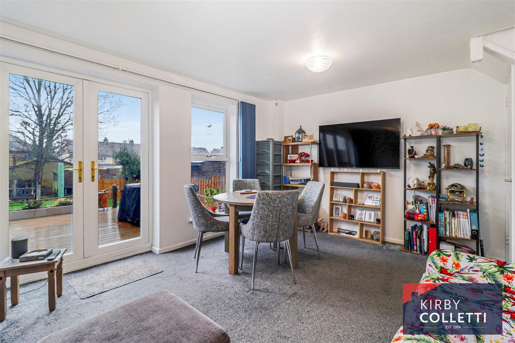 Property photo 3 of 22