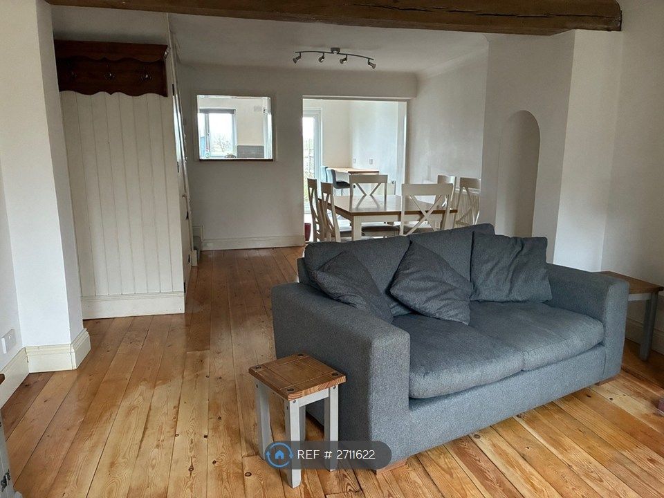 Property photo 2 of 14 Frontroom