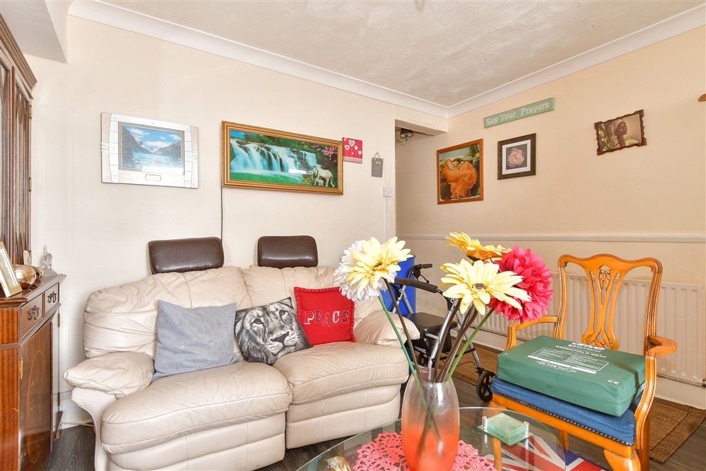 Property photo 1 of 3 Lounge