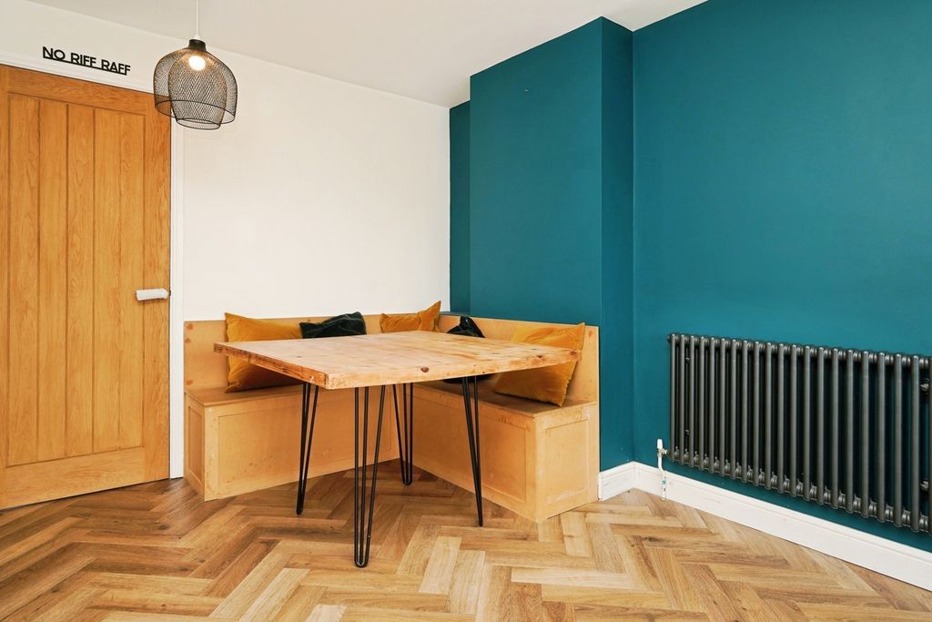 Property photo 3 of 11 Pbox-Img.Jpg