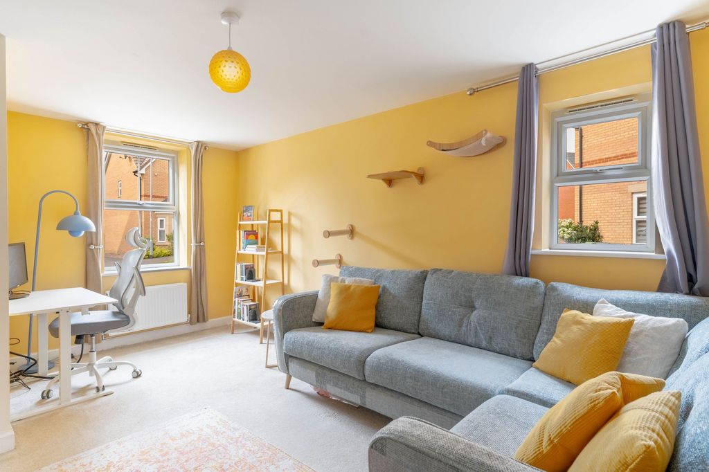 Property photo 3 of 15