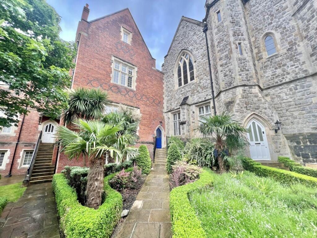 Property photo 1 of 9