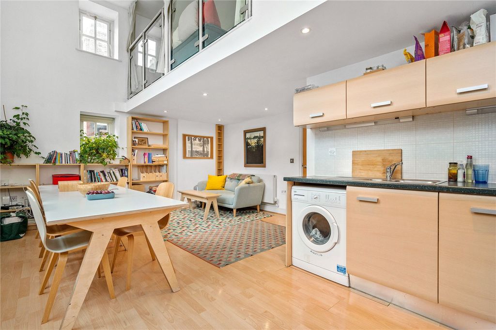 Property photo 2 of 13 Picture No. 35