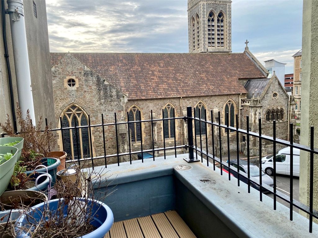 Property photo 3 of 17 Picture No. 13