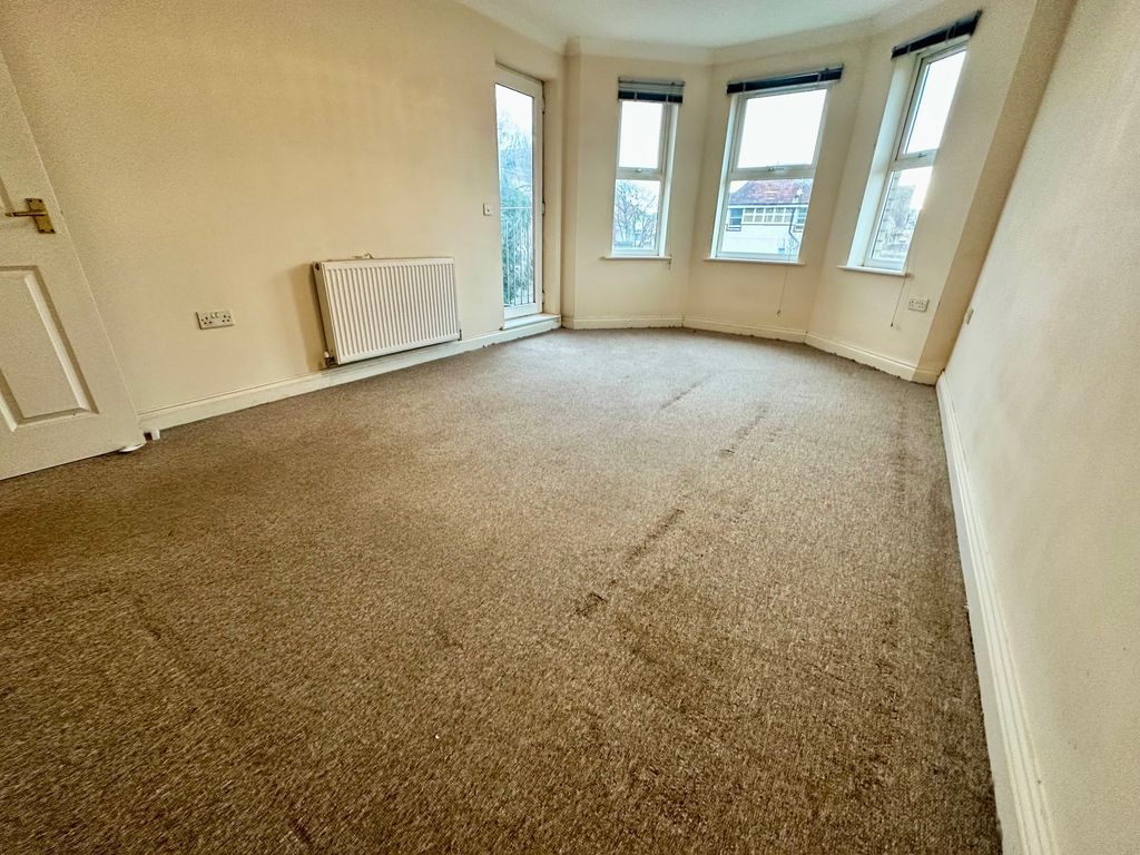 Property photo 1 of 18 Image