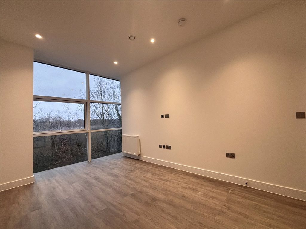 Property photo 2 of 29 Picture No. 54