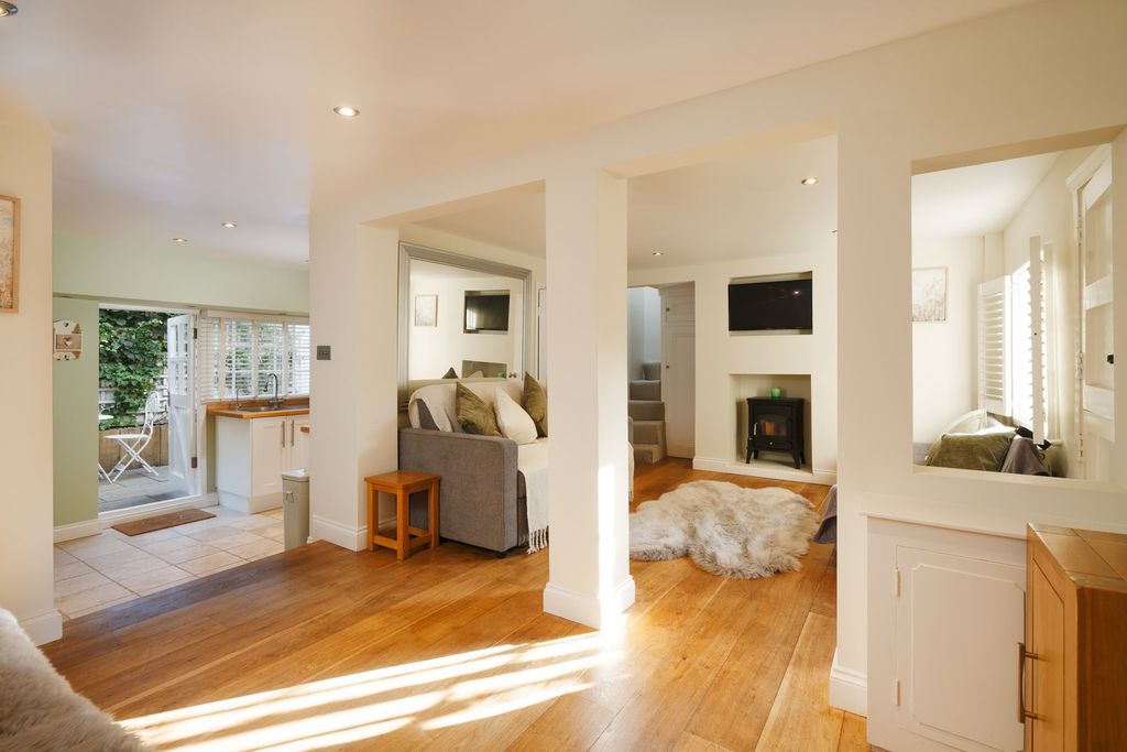 Property photo 3 of 14