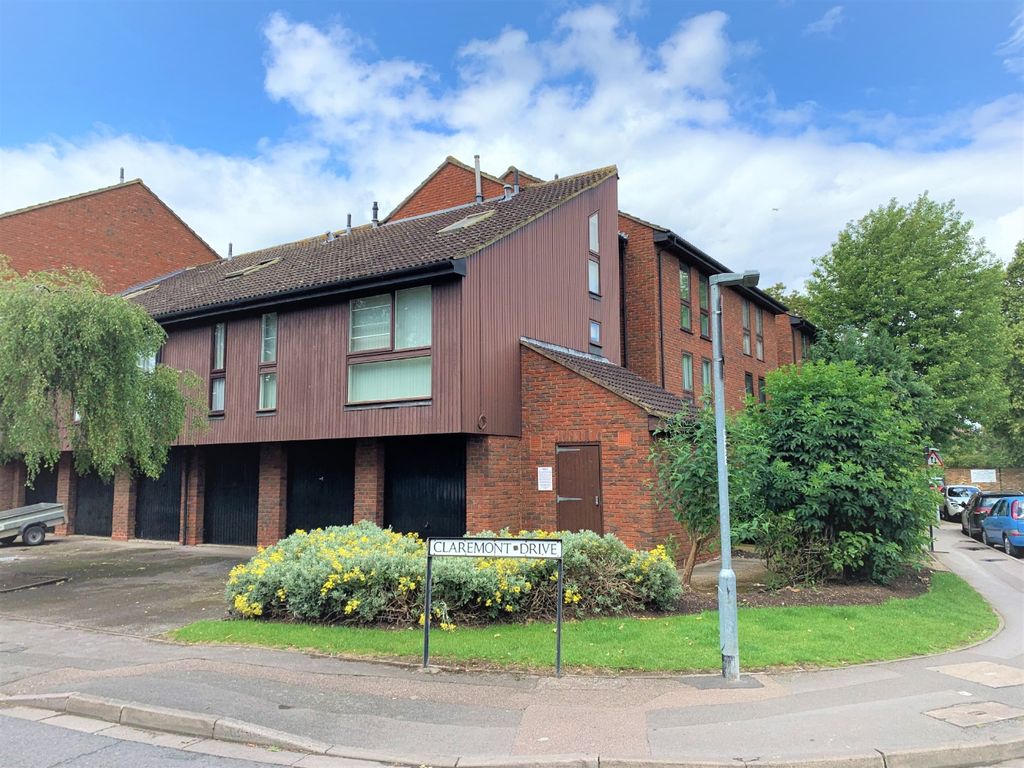 Property photo 1 of 10 3697991