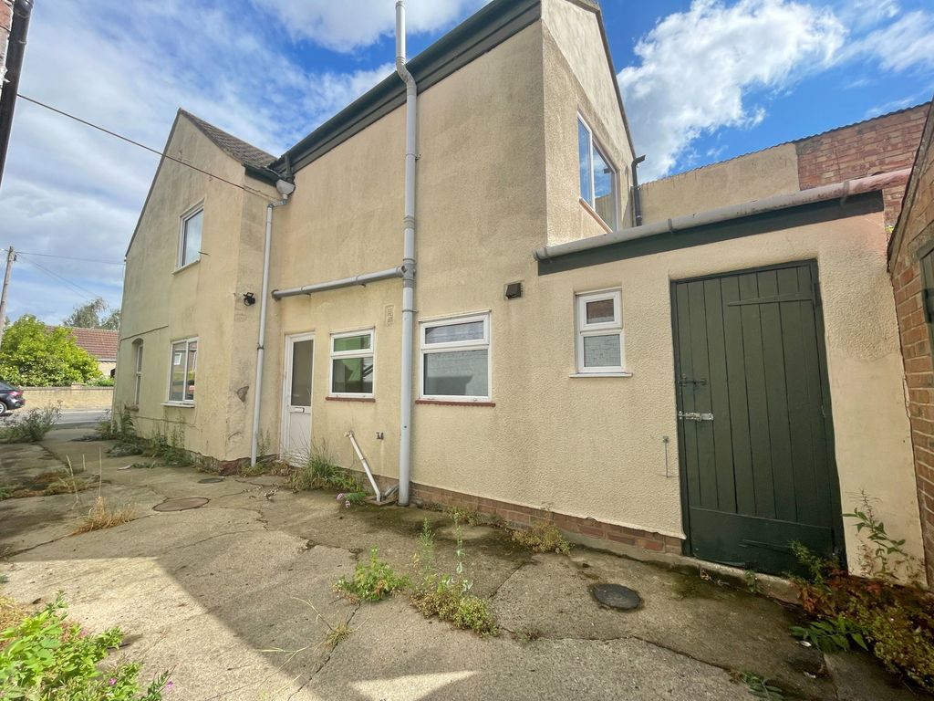 Property photo 1 of 25