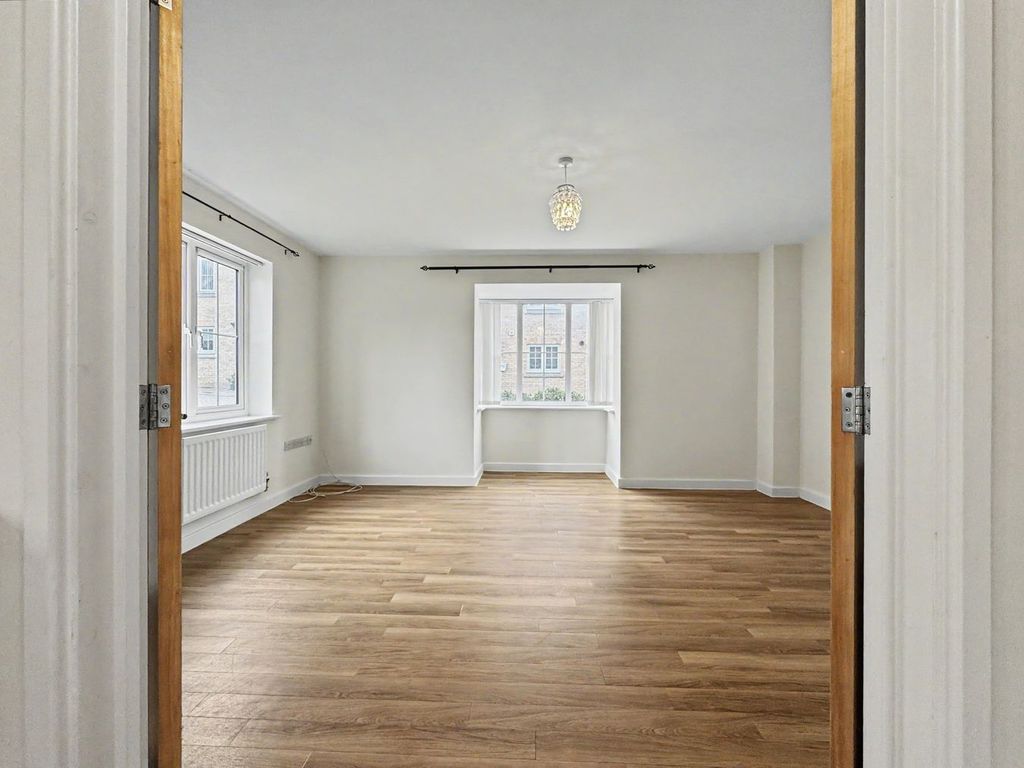 Property photo 2 of 26
