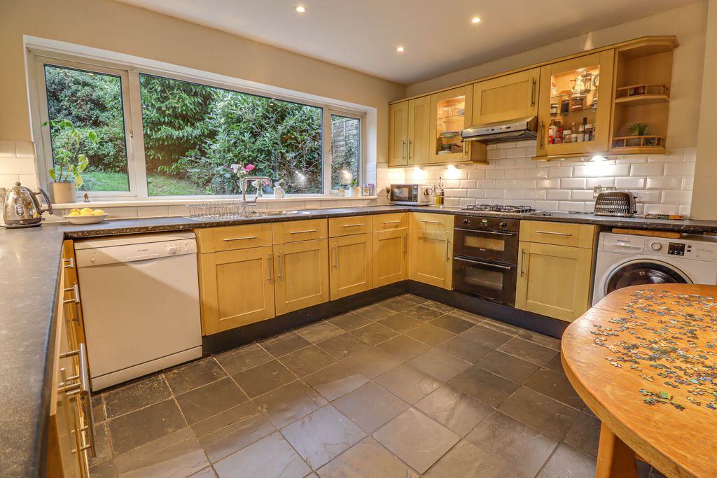 Property photo 3 of 32 Picture No. 19