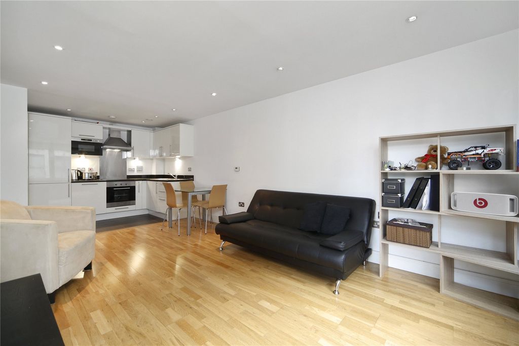Property photo 1 of 10 Picture No. 14