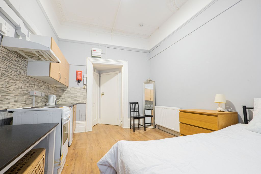 Property photo 2 of 5 Gallery