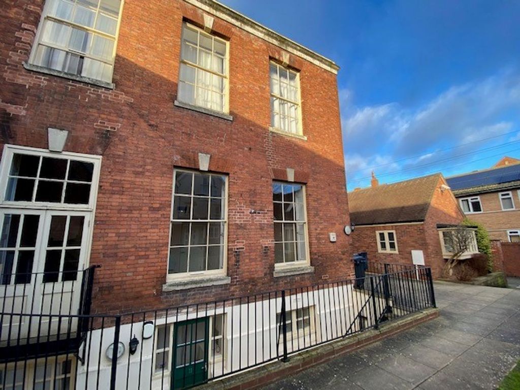 Property photo 1 of 7 External