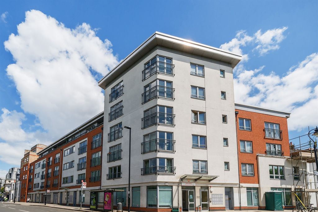 Property photo 1 of 9