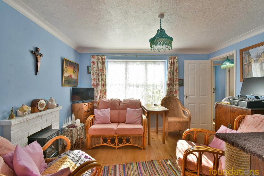 Property photo 2 of 13