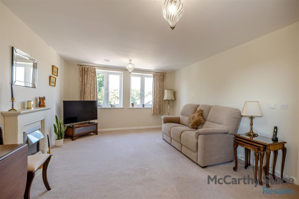 Property photo 3 of 54 8698823-Interior14.Jpg