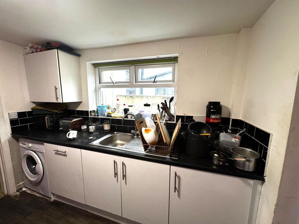 Property photo 2 of 16 20Gilroyroadimage00009.Jpg