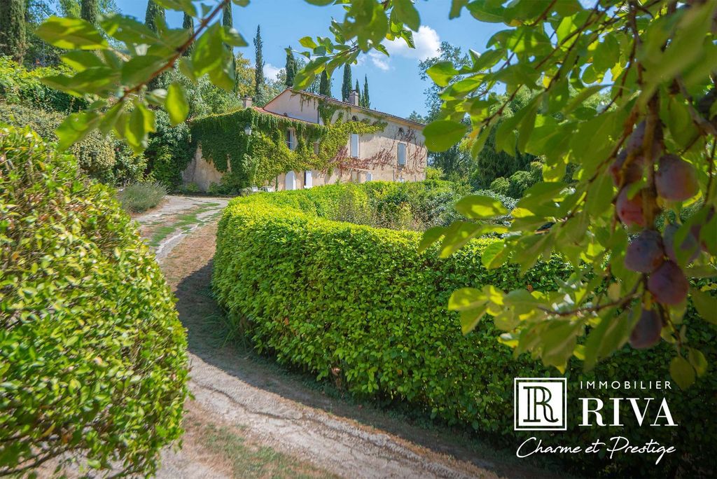 Property photo 1 of 30 Stone Country House 217 M2 1.52-Hectare Estate Swimming Pool &amp; Lodge