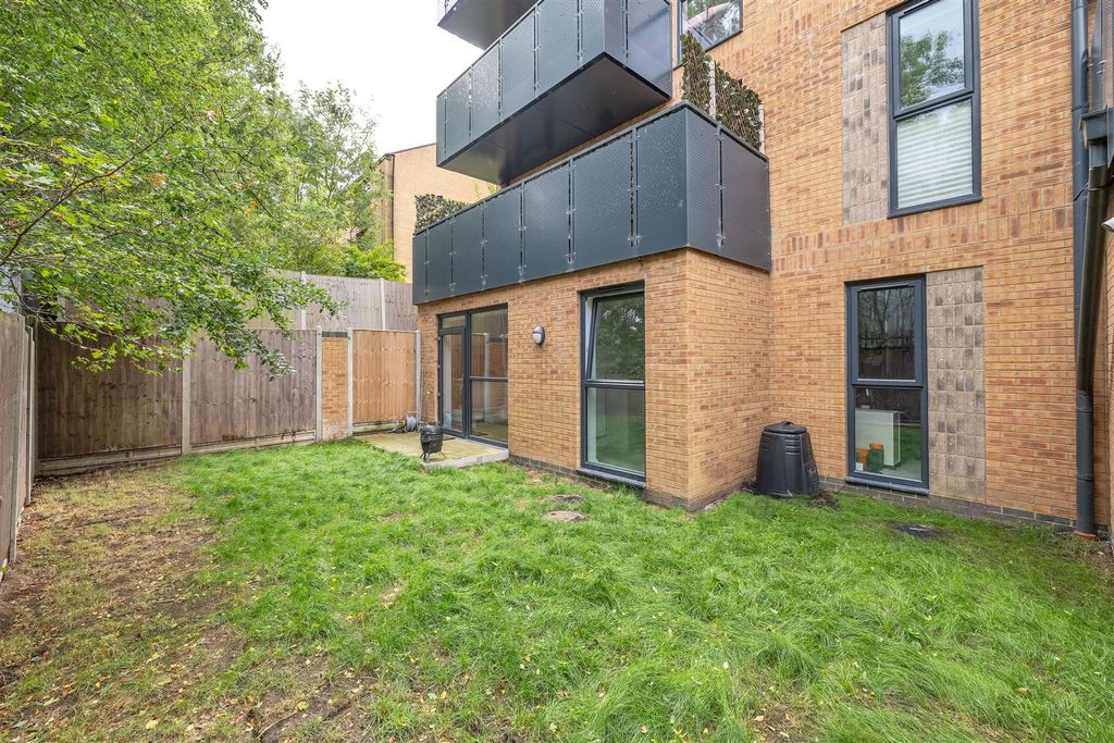 Additional image 19 of 3 bed flat for saleLena Kennedy Close, Highams Park E4
