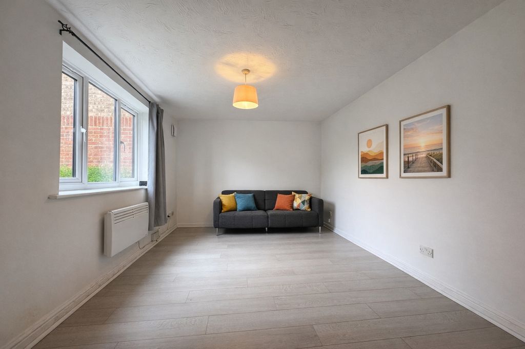 Property photo 2 of 6