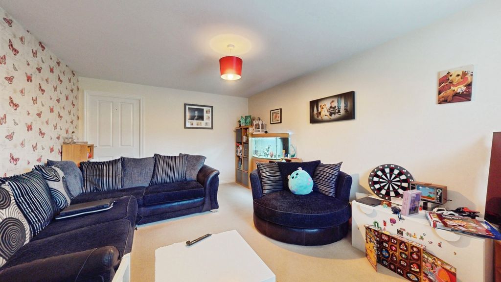 Property photo 3 of 18 4720646