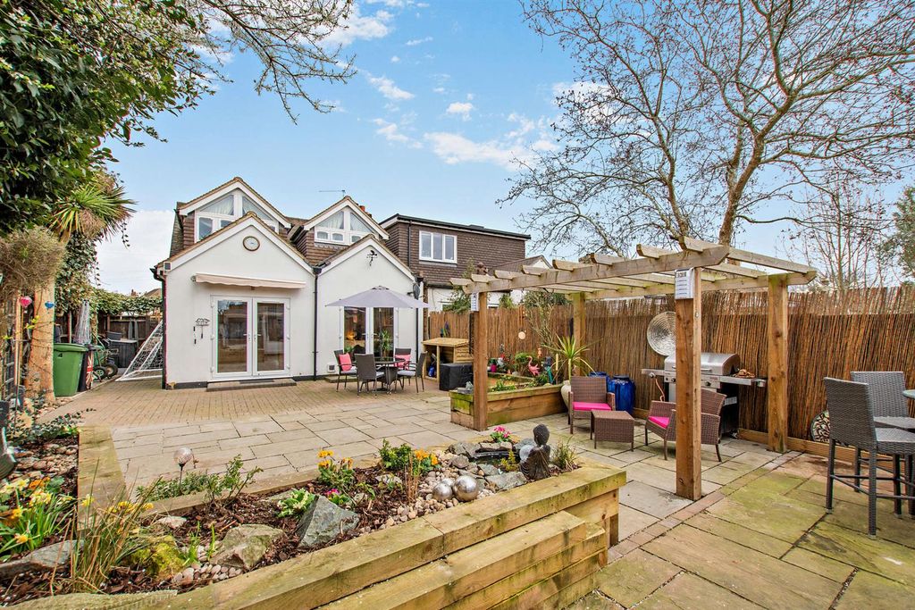 Property photo 1 of 19 Garden