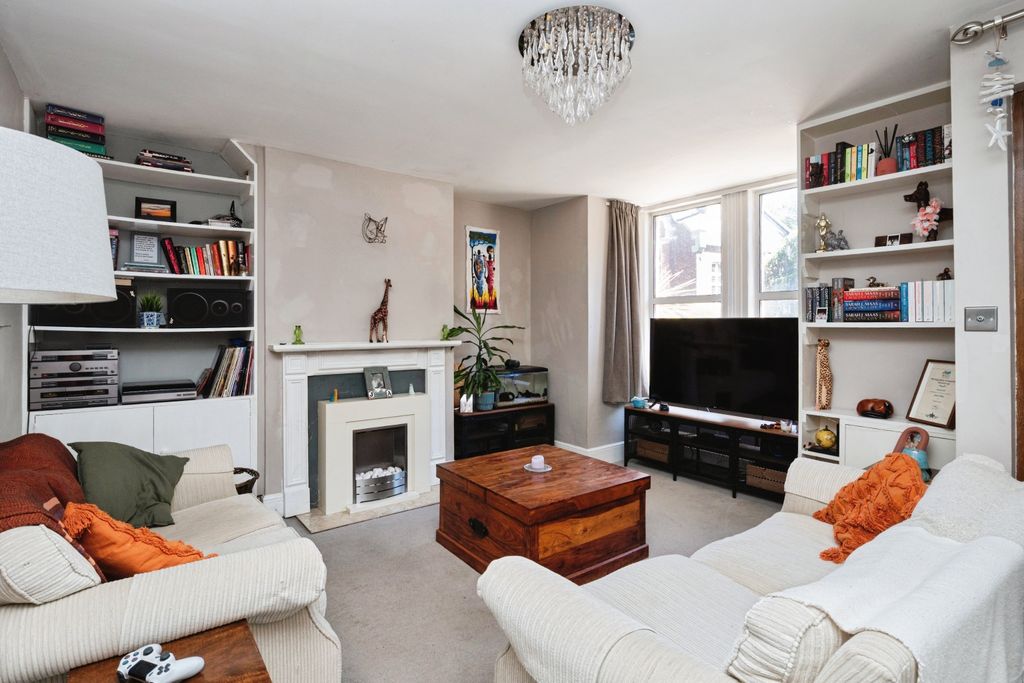 Property photo 2 of 15