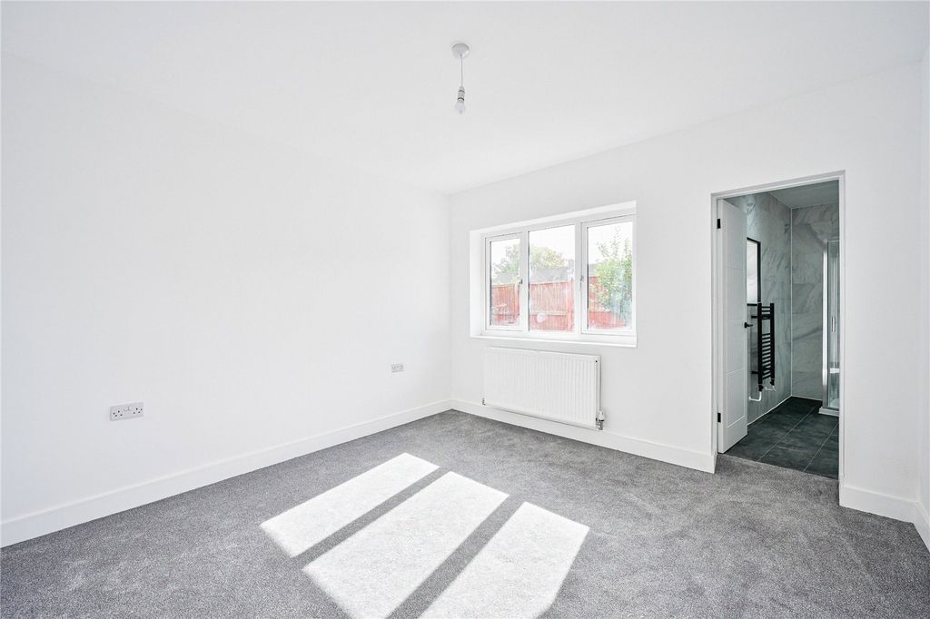 Property photo 3 of 28 Picture No. 06