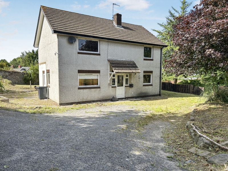 Property photo 1 of 14 Detached 4 Bedroom House