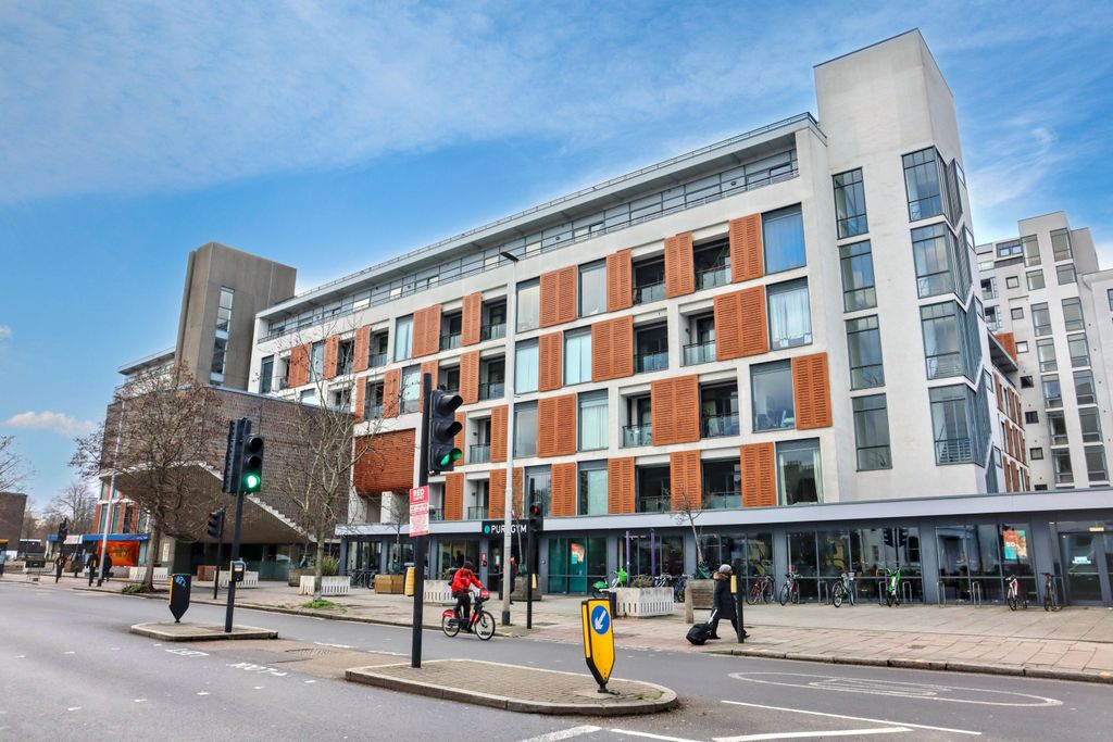 Property photo 1 of 12 Flat 59, 3 Cornell Square, Nine Elms, London, Sw8 2Er