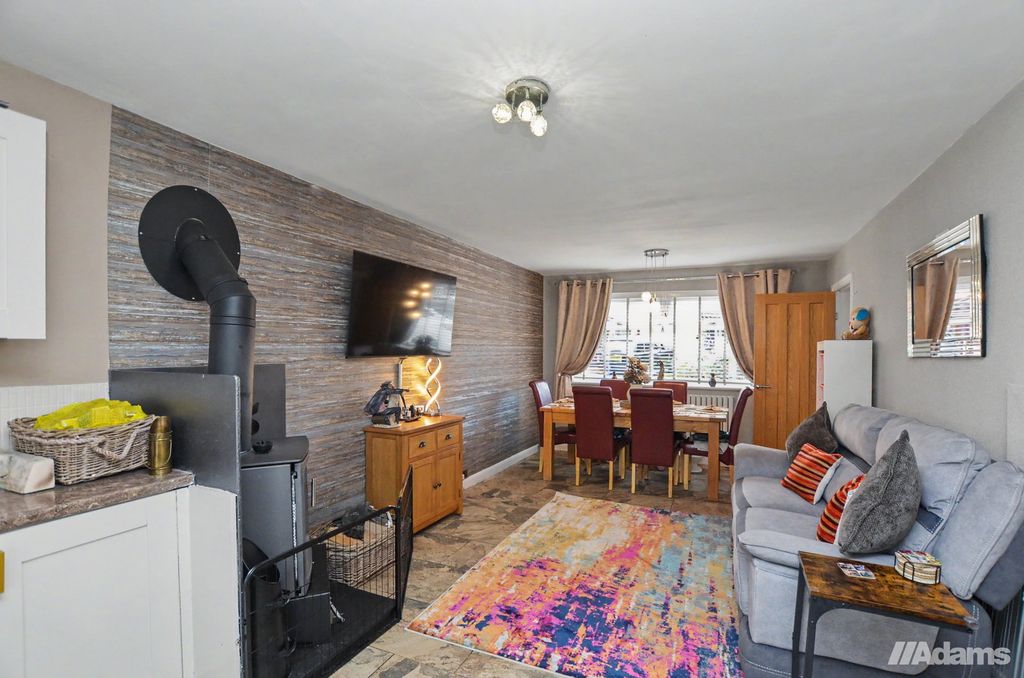 Property photo 3 of 31