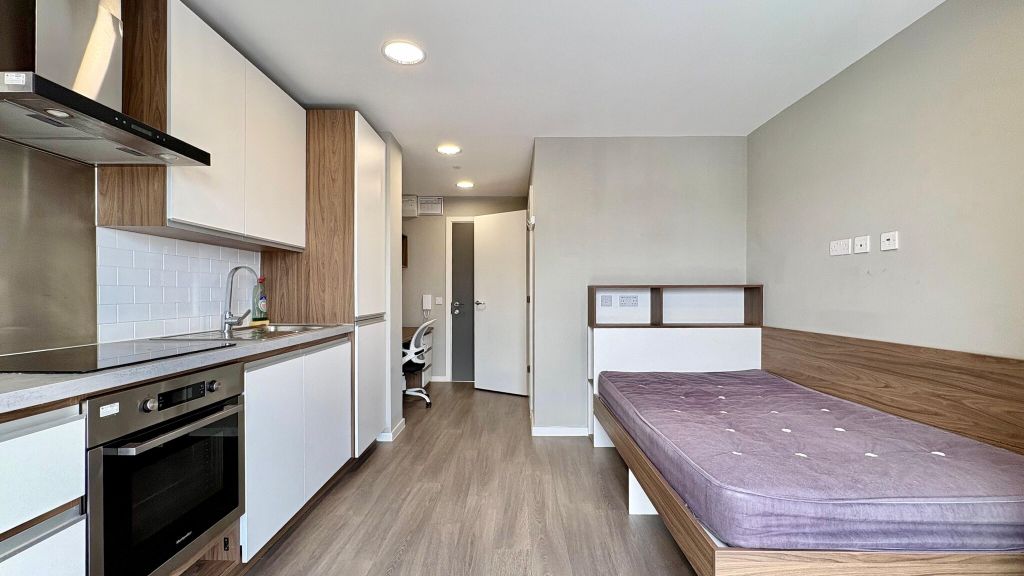 Property photo 1 of 33 Bedroom