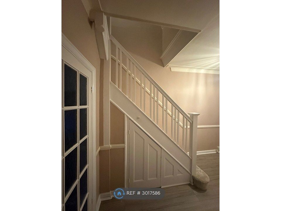Property photo 3 of 35 Downstairs Hall