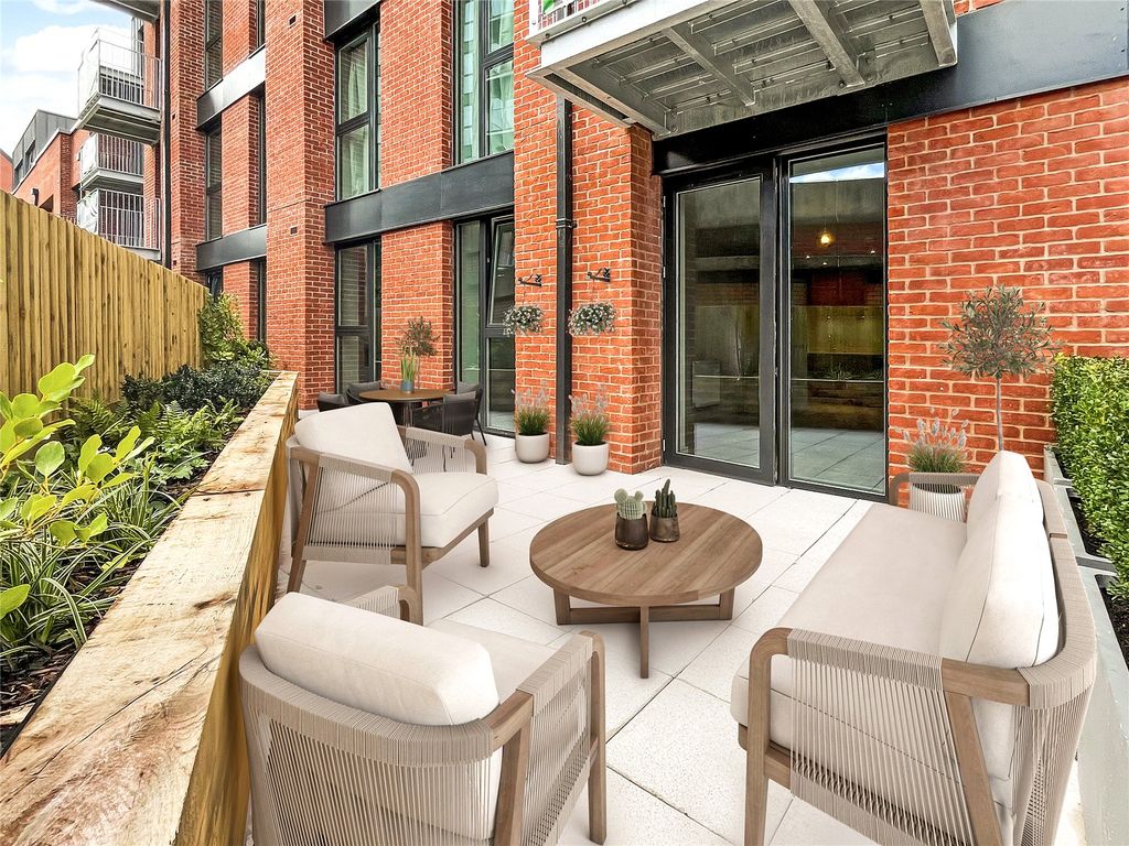 Property photo 2 of 11 5102 Watkins House