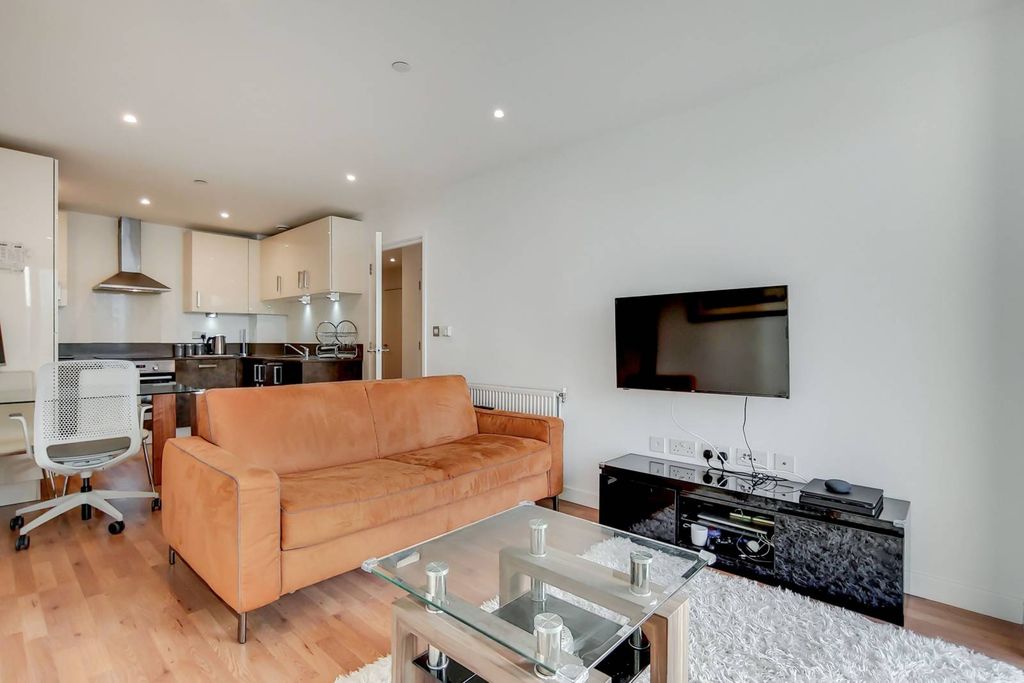 Property photo 1 of 11