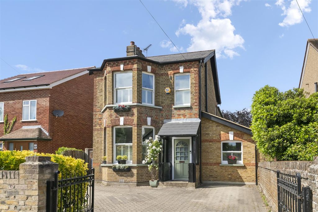 Property photo 1 of 35