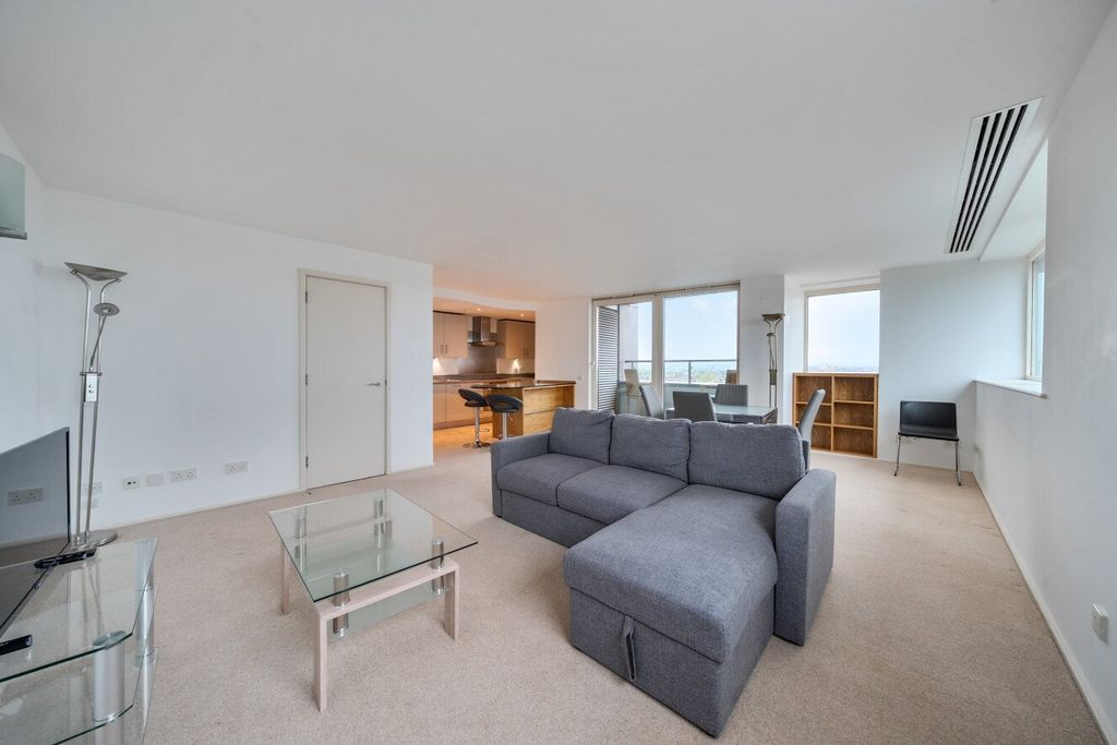 Property photo 2 of 36 Picture No. 11