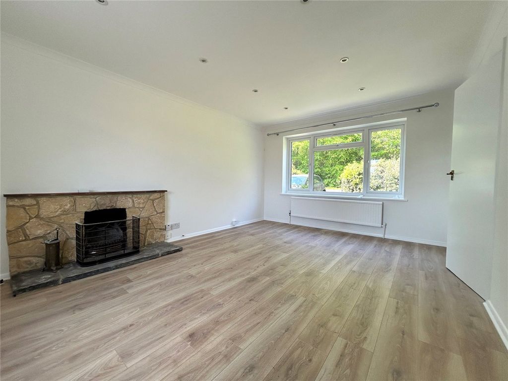 Property photo 2 of 12 Picture No. 15