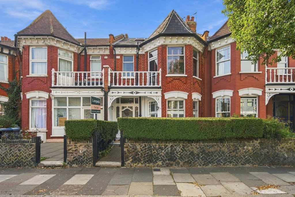 Property photo 1 of 11