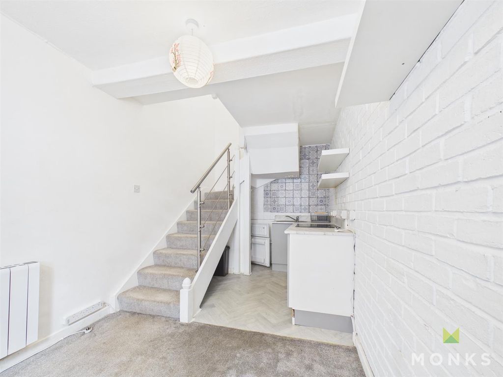 Property photo 2 of 8 Cam05160G0-Pr0107-Still007.Jpg
